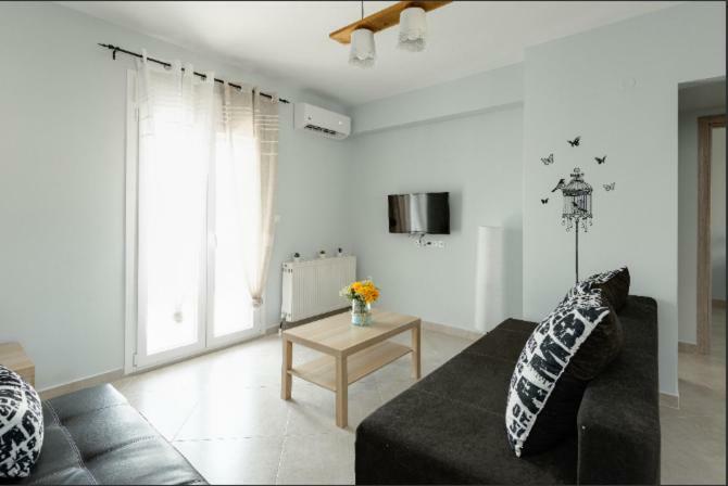 Bright Spacious Two-Bedroom Apartment Szaloniki Kültér fotó