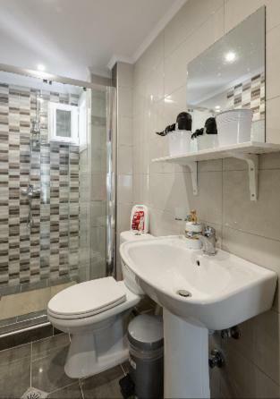 Bright Spacious Two-Bedroom Apartment Szaloniki Kültér fotó